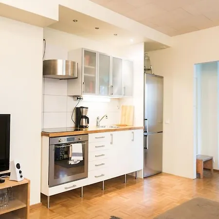 Freedom, Peace And Good Connections In Meilahti! 헬싱키