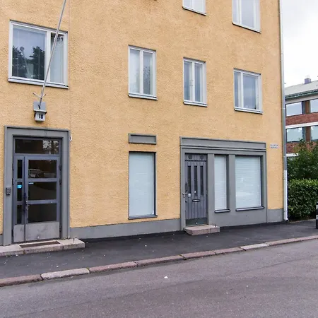 Freedom, Peace And Good Connections In Meilahti!